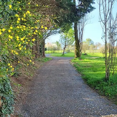 Au Clos Des Dely-gites 3 Etoiles Mareuil (Charente)