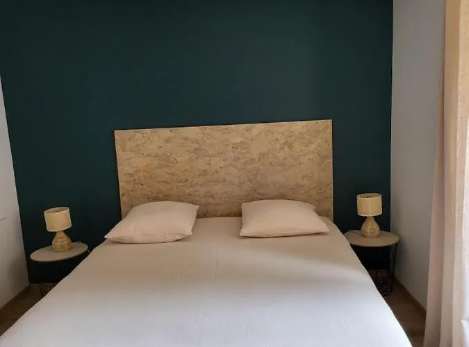 Au Clos Des Dely-gites 3 Etoiles 度假居 *